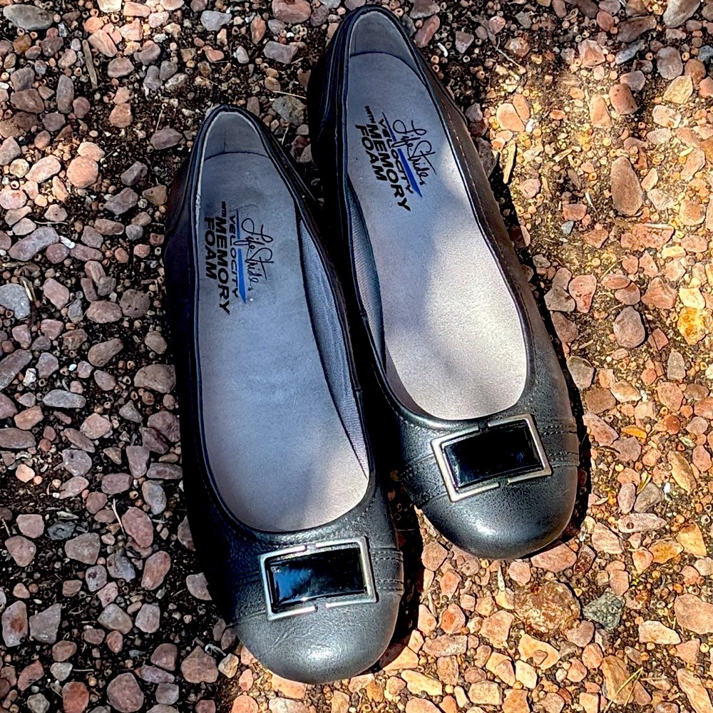 Life Stride Buckle Ballet Flats Women’s Size 8.5 Black